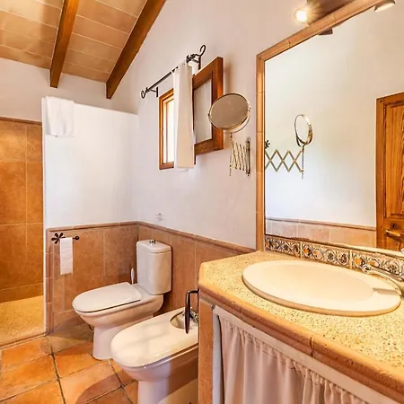 Sleeps 2 Pool Air Con Wifi Villa